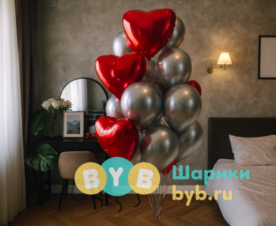 Фонтан из шаров хром и красных сердец