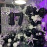 Фотозона из шаров с пайетками и зеркальным полом