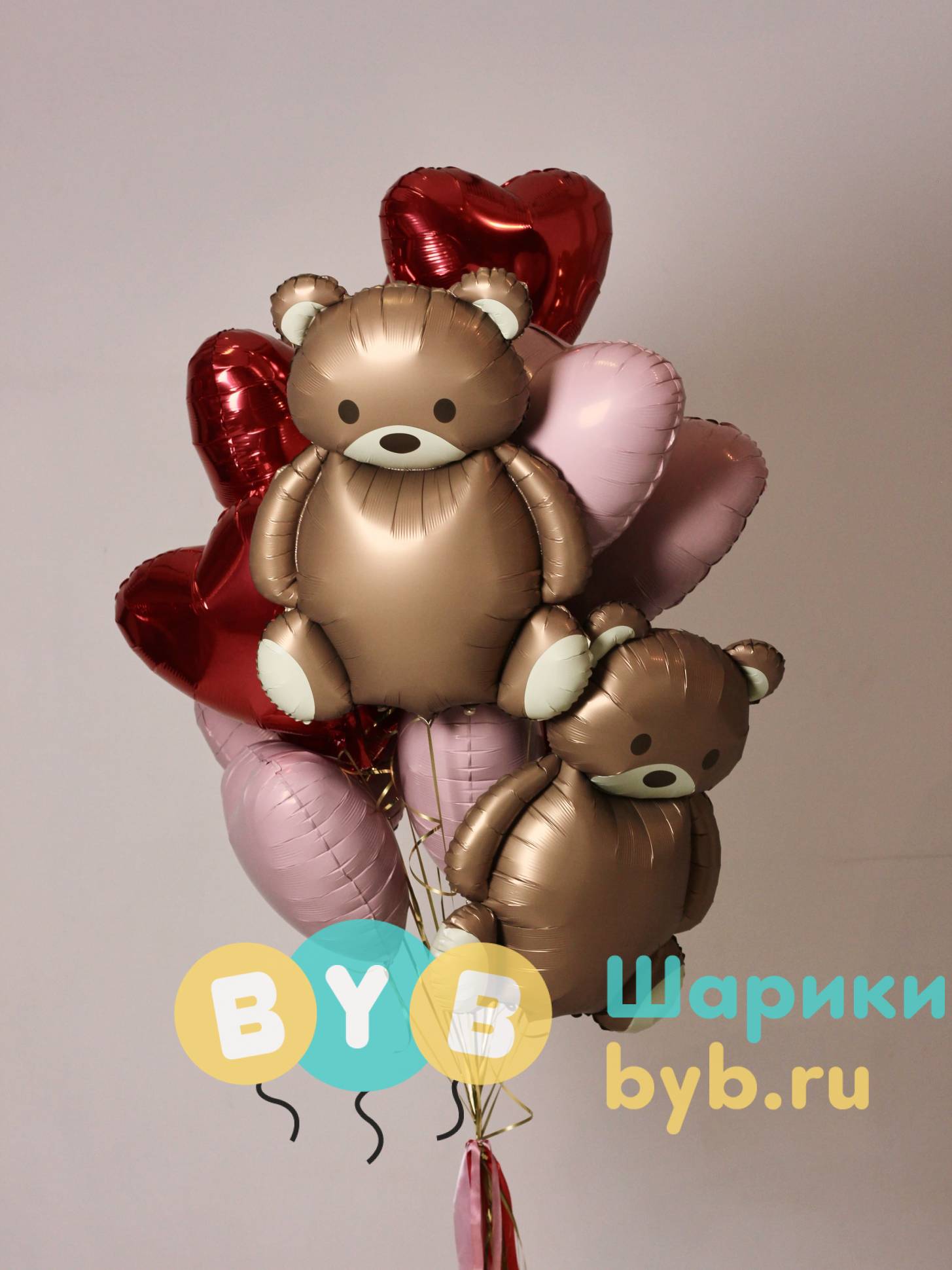 Большой фонтан из шаров с мишками