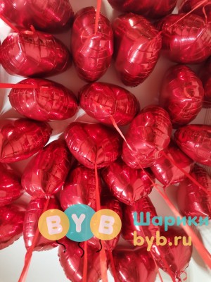 30 фольгированных сердец с атласными лентами под потолок