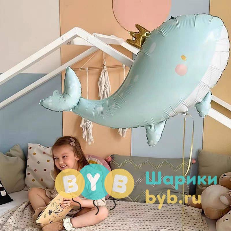 Шар фольгированный "Кит в короне"