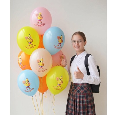 Фонтан из 10 латексных шаров на 1 сентября