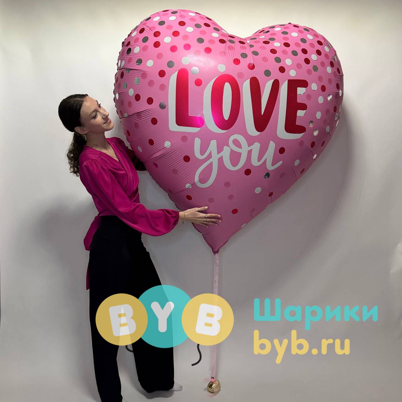 Сердце-гигант с печатью "Love"
