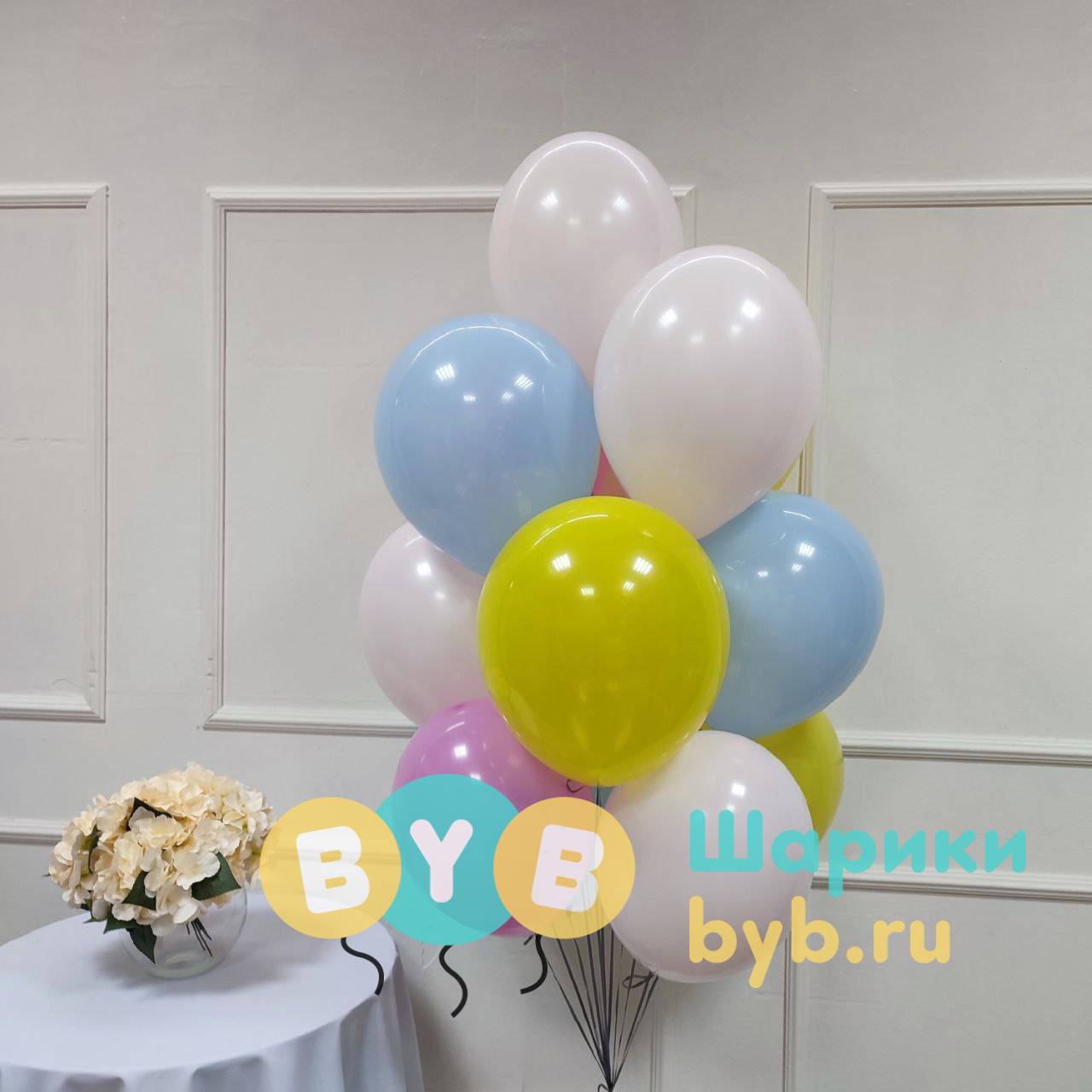 Фонтан из 12 латексных шаров