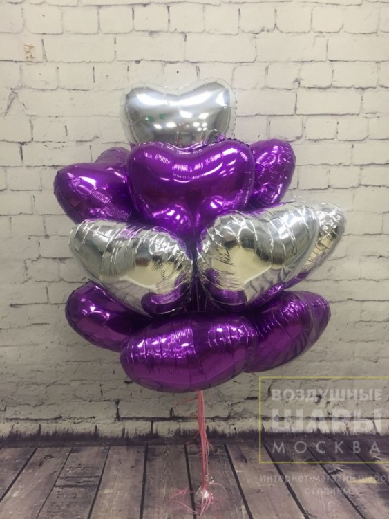 Букет шаров из пурпурных и серебряных сердец